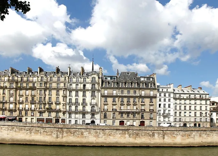 Des Deux-iles - Notre-dame فندق