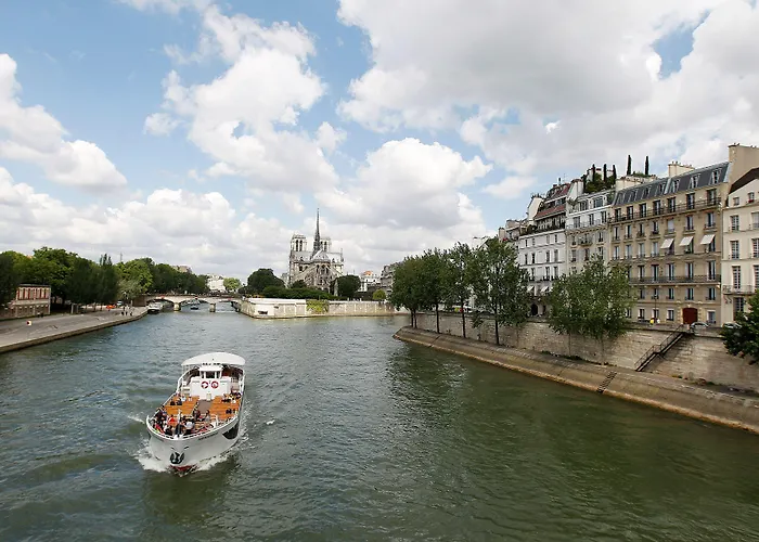 Des Deux-iles - Notre-dame 호텔 3*