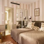Hotel Des Deux-iles - Notre-dame 3*